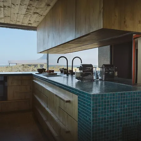 Canaryislandshost I Nativo * カレタ・デ・ファマラ