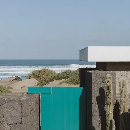 Canaryislandshost I Nativo カレタ・デ・ファマラ