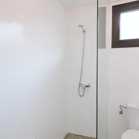 Canaryislandshost I Nativo * カレタ・デ・ファマラ