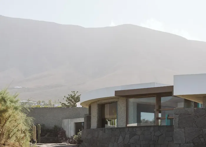 Canaryislandshost I Nativo * فامارا