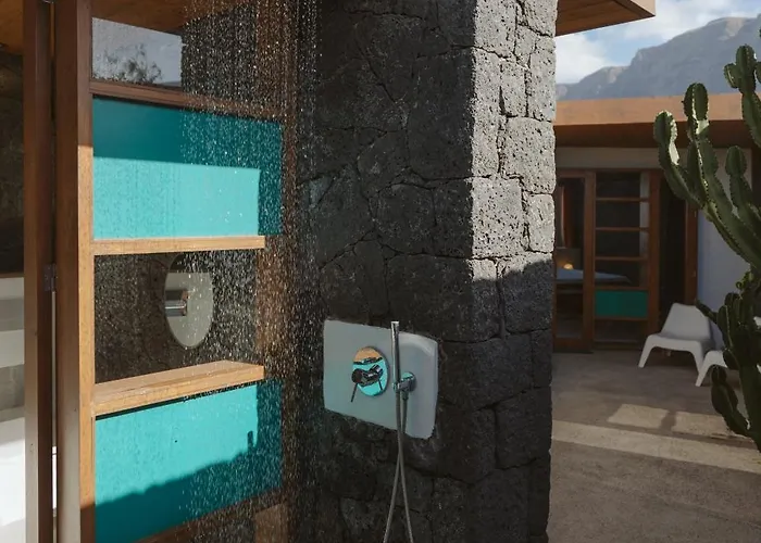 Canaryislandshost I Nativo * فامارا